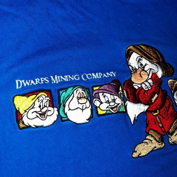 Vintage Mickey Inc Disney 7 DWARFS MINING COMPANY EMBROIDERED T-Shirt Med - Picture 8 of 8